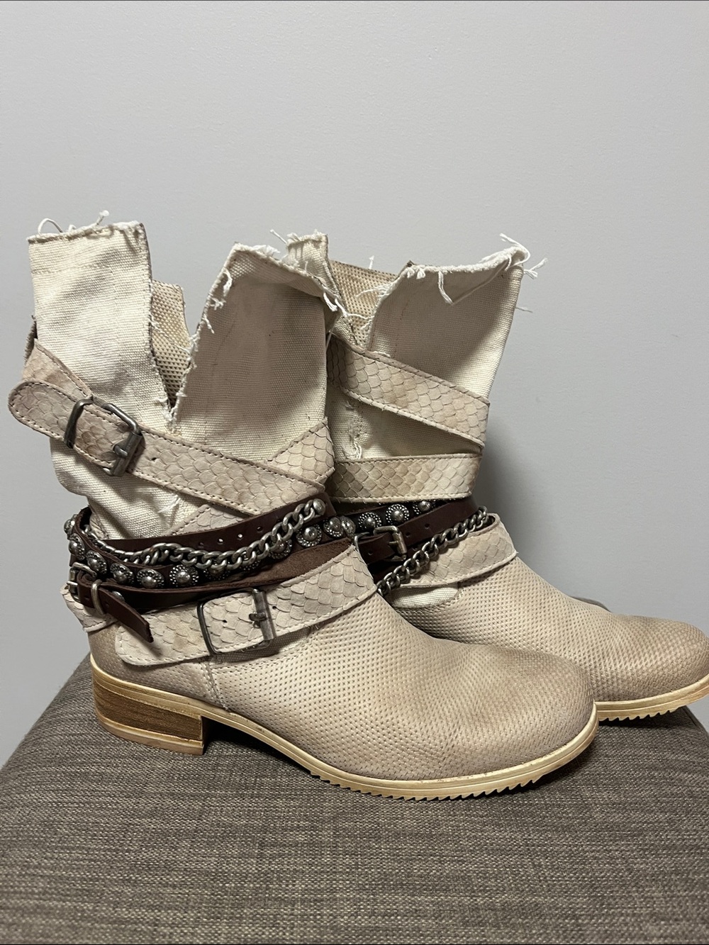 Venezia Cowboy Boots with Straps & Chain 9.5